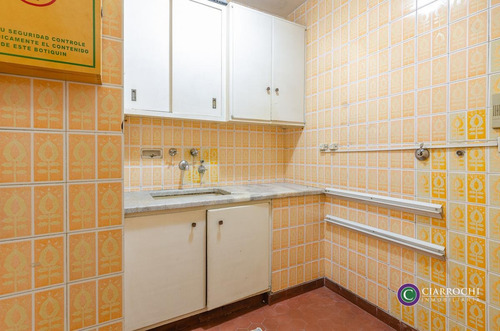 Imagen 16 de 25 de Recoleta Oficina Con 2 Patios Propios En Montevideo Y Posadas