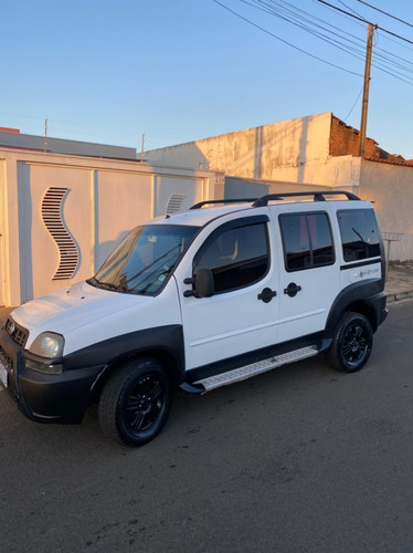 Dublo Fiat Adventure Ano 2004 Com Kit Gas