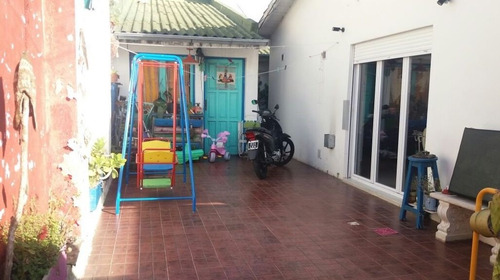 Dos Unidades En Block De 3 Ambientes C/u Por Pasillo Al Fondo. Zona San Carlos. Apto Crédito.