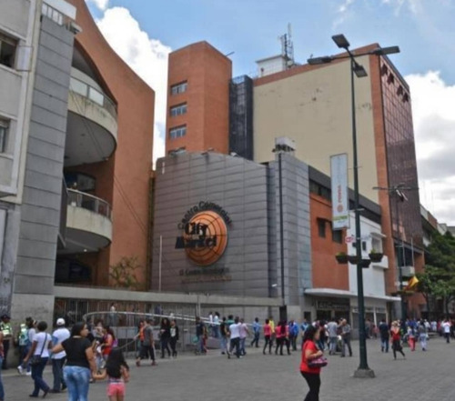 Imagen 2 de 5 de Alquilo Local Comercial En Sabana Grande A Pie De Calle