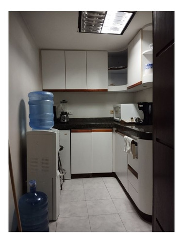 Gran Oportunidad Oficina En Venta Ubicada En Plaza Venezuela Por $18.000