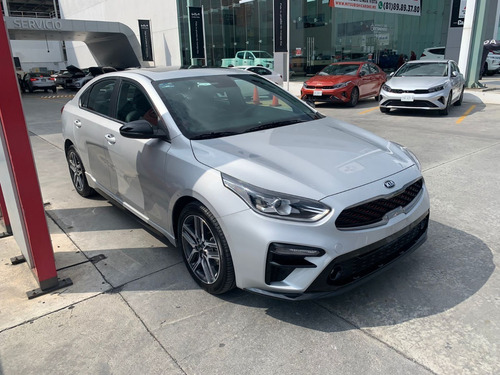 Imagen 1 de 11 de Kia Forte Gt Line 4cil 2.0l Ivt Sedan 2021 Inv 218/21