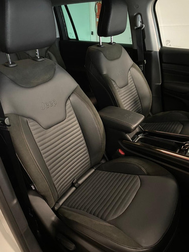 Imagen 13 de 18 de Jeep Commander 2023 2.0 Td At9 4x4 Limited Plus