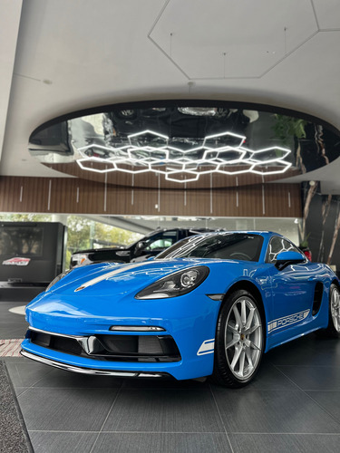 Estrena Auto!!! Es Un Azul Hermoso Y Con Poco Kilometraje