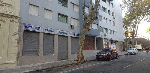 Alquilo Local Centrico A La Calle Con Entrepiso 15m Frente