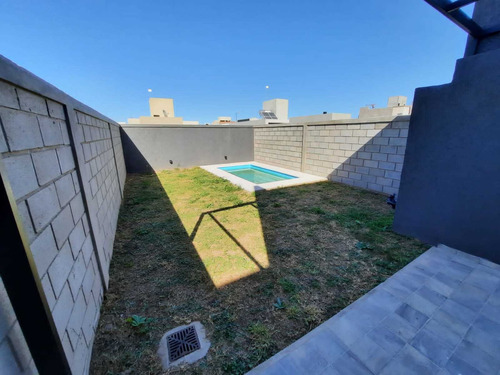 Imagen 7 de 15 de Docta- Venta De Duplex De Tres Dormitorios Con Pileta