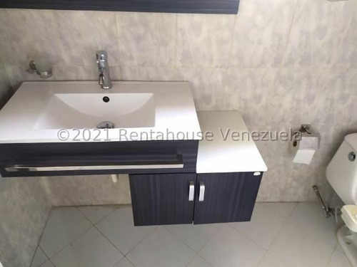 Dennymar, Vende Hermosa Casa En Urb Villas Tabure Cabudare
