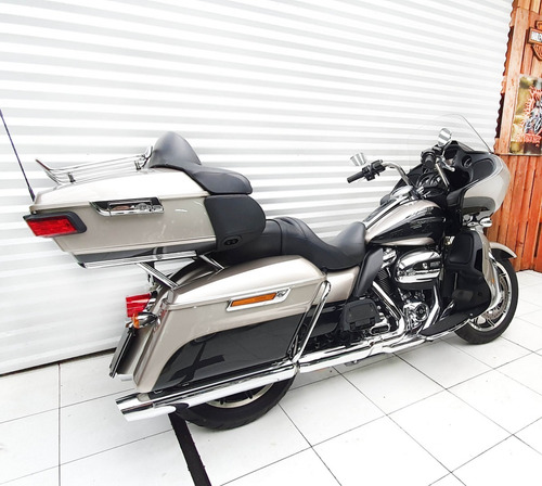Harley Davidson Touring Road Glide Ultra 107