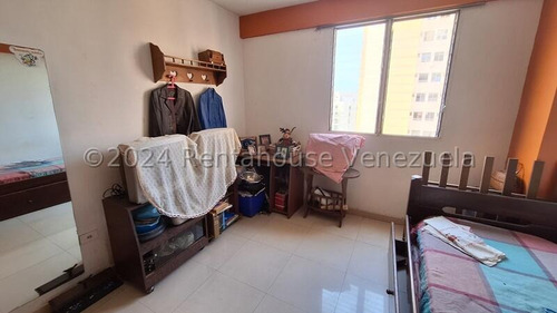 Juan Carlos González. Renta House Carabobo Vende Apto. Res. Benidor Urb. Prebo 1 Valencia Mls #24-23546 Rah/jcg.