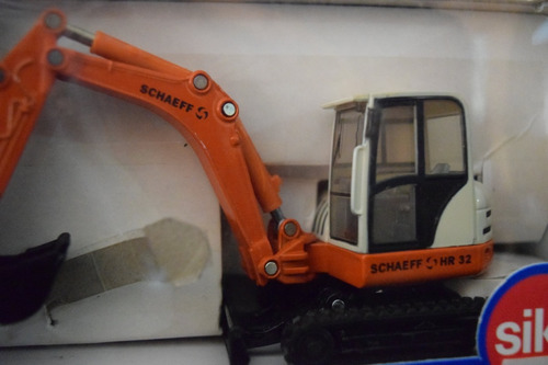 Excavadora A Oruga Schaeff Hr32 N3521 Siku 1/50 C/caja