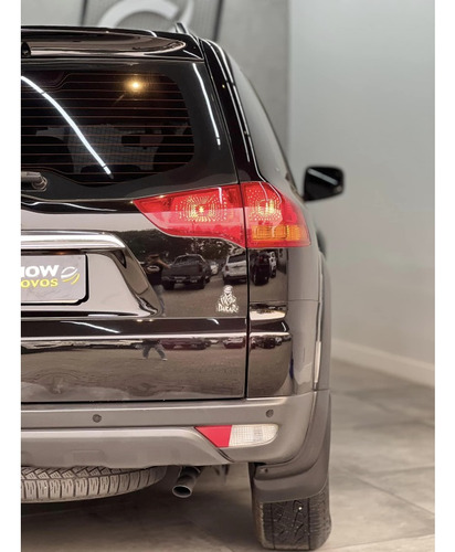 Mitsubishi Pajero Dakar 3.5 HPE 7 LUGARES 4X4 V6 24V FLEX 4P AUTOMÁTICO