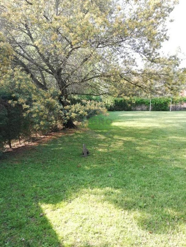 Venta Casa Parada Robles. 2 Dormitorios Pileta Lote 2.000 M2.