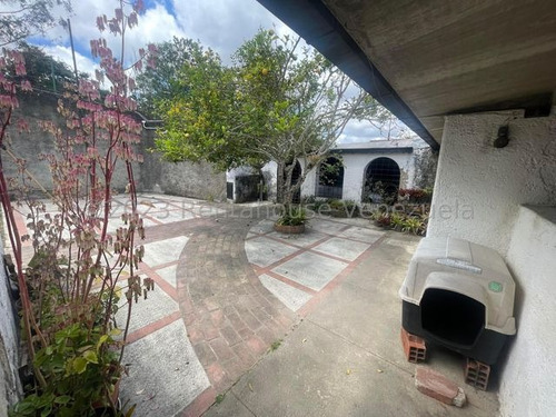 Acogedora Casa En Venta En Alto Hatillo. Negociable