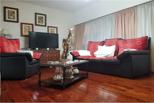 Casa 5 Ambientes - Terreno U.s.a.b. 2 Saavedra Dot