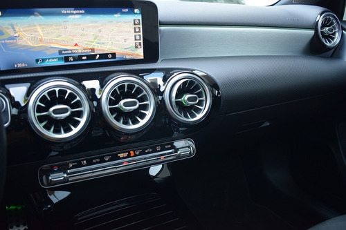 Imagen 15 de 21 de Mercedes Benz A250 Sedan Amg Line 2020 34.000kms. Autopremiu