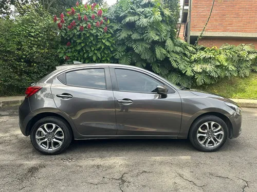 Mazda 2 Grand Touring LX