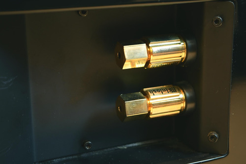 Imagen 5 de 6 de Parlante Central Marca Mcintosh Modelo Lcr 80
