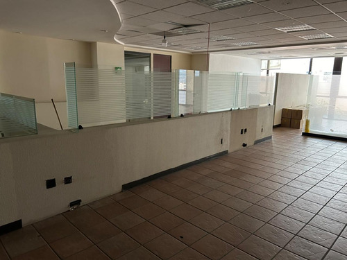 Renta De Oficinas En Lomas Verdes A $300.00 M2, Naucalpan De Juarez, Estado De Mexico.
