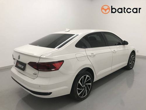 Imagem 4 de 15 de Volkswagen Virtus 1.6 Msi Total Flex Automático
