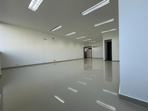 Imagen 6 de 14 de Oficina En Arriendo Ubicada El Barrio Marsella!!