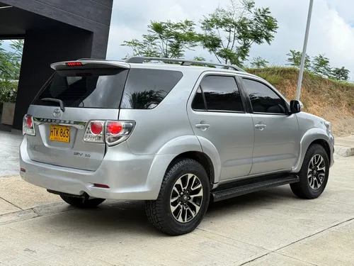 Toyota Fortuner 3.0 Sr5