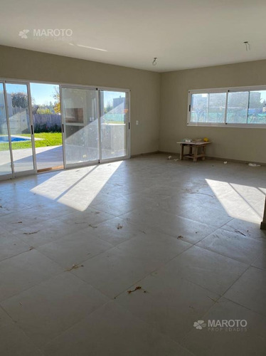 Imagen 12 de 26 de Casa En Venta En El Canton - Maroto Propiedades-
