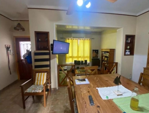 Casa En Venta - 2 Dormitorios 2 Baños - 398,36mts2 - San Antonio De Padua, Merlo