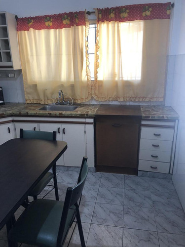 Imagen 16 de 30 de Chalet Clasico Con Local - Castelar Sur - Proximo A Estacion Castelar Y Moron - Venta