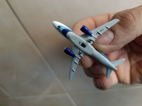 Avion Sukhoi Ssj 100 De Interjet Xa-ppy En Escala 1:500