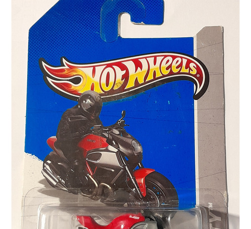 Hot Wheels | 2013 | Moto | Ducati Diavel Roja