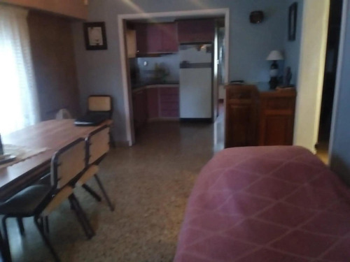 Casa En Venta - 2 Dormitorios 1 Baño - Cochera - 84,75mts2 - Morón
