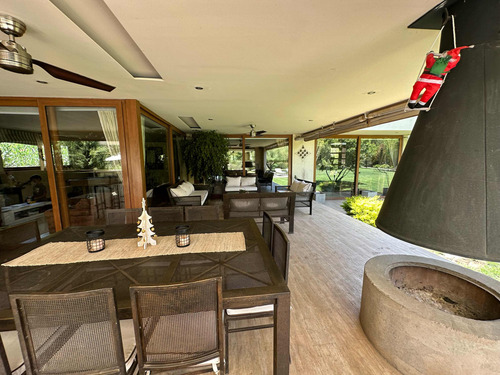 Vendo Moderna Casa Hormigón 6d 5b Orilla Cancha Las Brisas