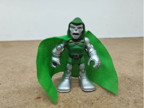 Dr Doom Figura Super Hero Squad Imaginext