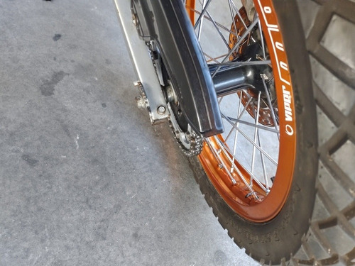 Imagem 5 de 8 de Yamaha Dt 200 R