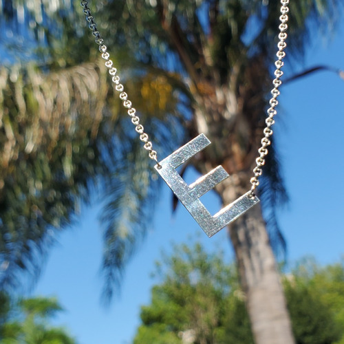 Cadena Plata Rolo Con Letra E Chica 14 X 20mm