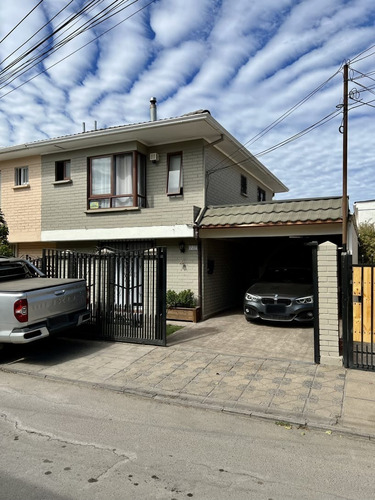 Imagen 1 de 25 de Casa Remodelada En Ciudad Satélite Con Gran Patio