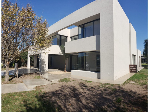 Imagen 4 de 30 de Casa Minimalista A Estrenar En Kentucky