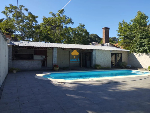 Alquiler Anual, Casa De 3 Dormitorios Con Piscina, Pinares Atlántida