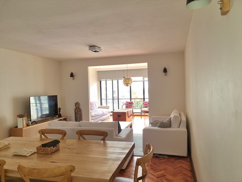 Venta De Apartamento En Pocitos Cuatro Dormitorios