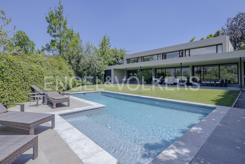 Mediterránea En Condominio, Con Buena Conectividad