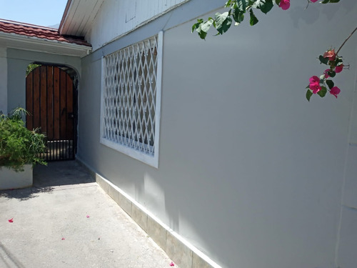 Imagen 15 de 17 de Casa En La Villa La Reina Frente Al Hospital Militar
