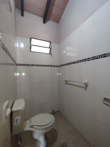 Imagen 11 de 17 de Casa Con Piscina Tipo Quinta En Mariano De 4 Dormitorios 3 Baños Terreno 441 M2 Construcción 220 M2