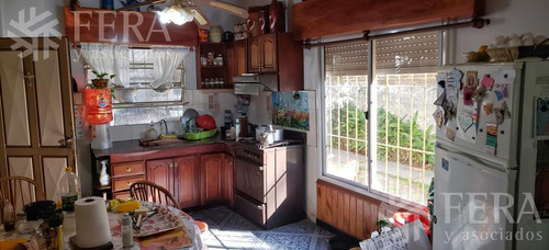 Imagen 4 de 8 de Venta De Casa 3 Ambientes Con Cochera Y Patio - Quilmes (26633)