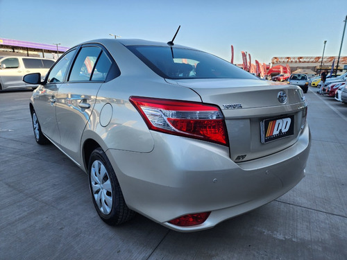 Imagen 8 de 14 de Toyota Yaris 1.5 Gli Mt Full 2018