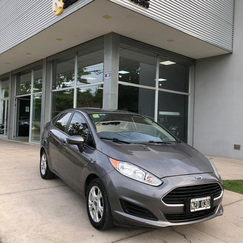 Ford Fiesta Kinetic Design 1.6 Sedan S 120cv 2014