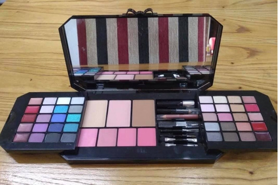 Victoria S Secret Kit De Maquillaje Glam And Go | MercadoLibre ???? Victoria S Secret Kit De Maquillaje Glam And Go | MercadoLibre ????