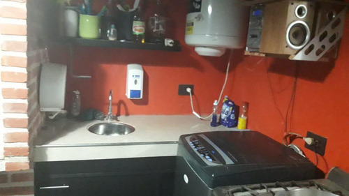 Casa En Venta - 2 Dormitorios 1 Baño - Cocheras - 465mts2 - Los Hornos, La Plata