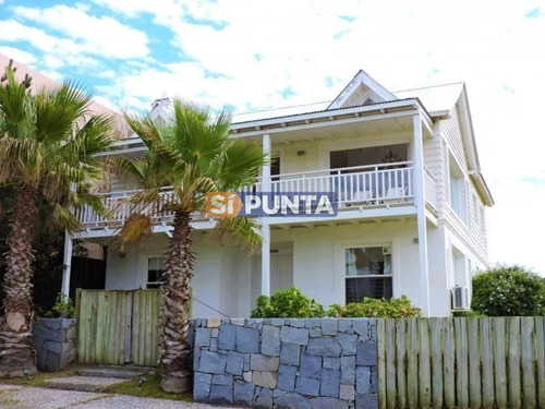Casa En Venta, Punta Piedras, Con Piscina