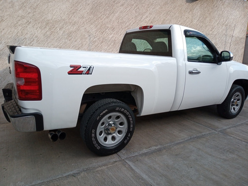 Imagen 5 de 13 de Chevrolet Silverado 2013 4.3 1500 Cab Reg V6/ Man At