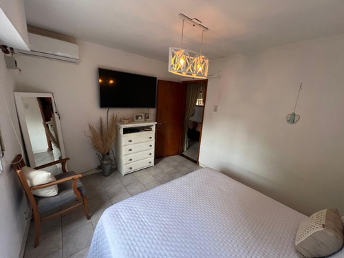 Impecable Casa Sobre Calle 26 De Julio (barrio Escribano)